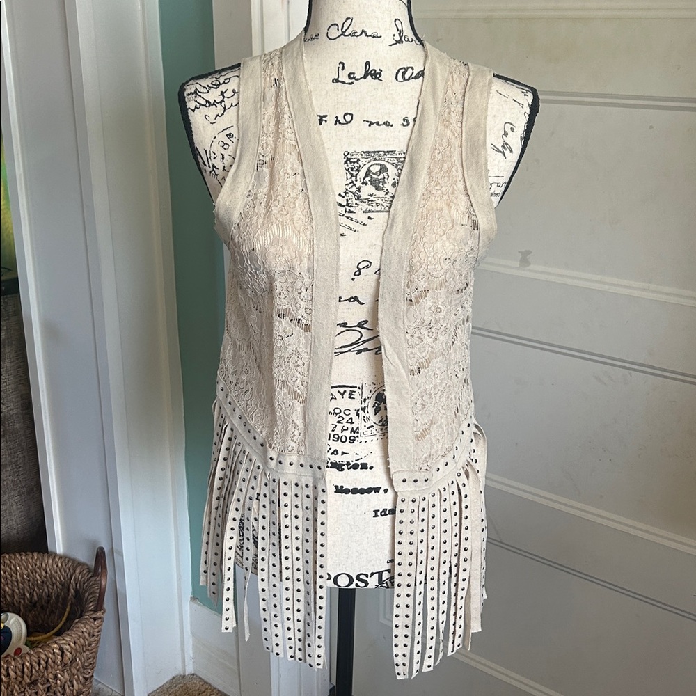 Vocal Cream Lace Fringe Blouse